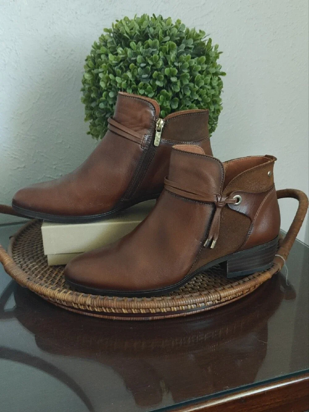 PIKOLINOS Daroca Leather Ankle Boot with Suede Collar